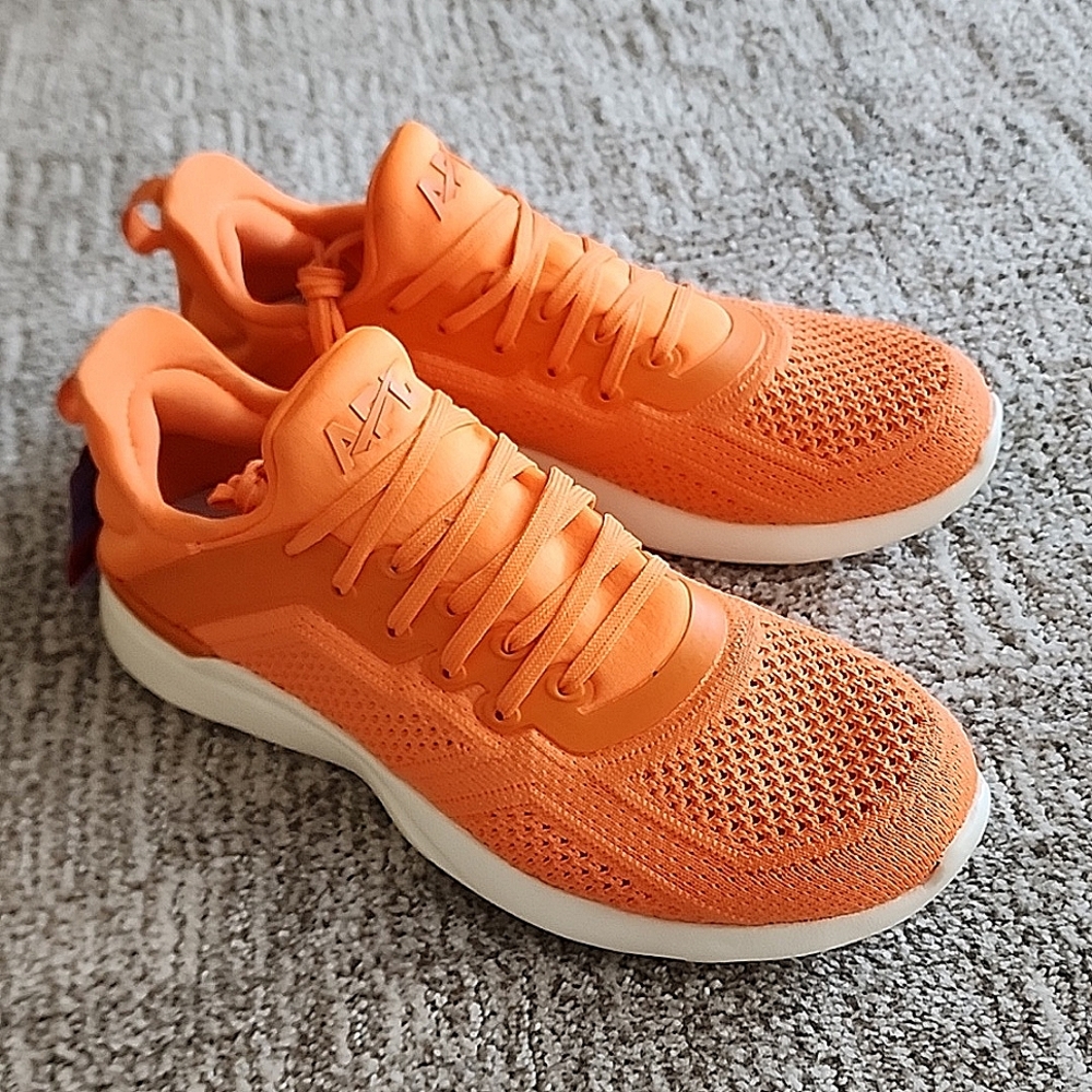 APL - BRAND NEW - TECHLOOM TRACER W - SIZE 8
